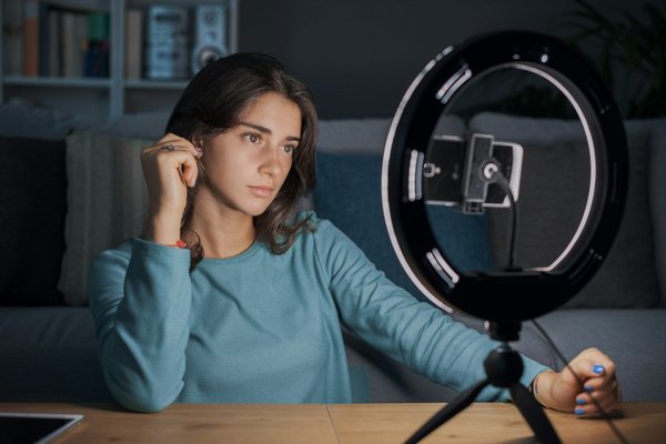 How Can UK Online Fitness Coaches Utilize TikTok for Client Acquisition?